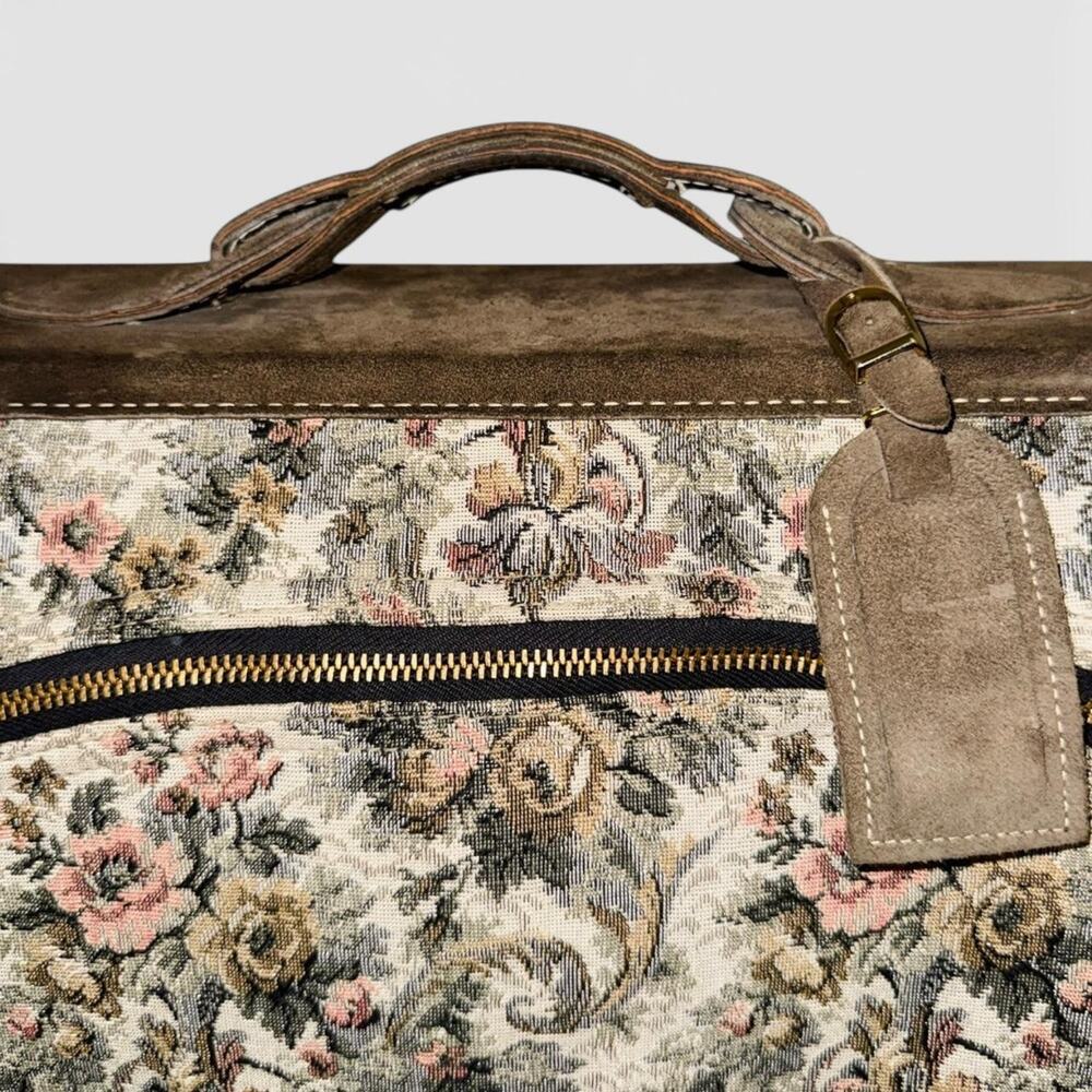 Vintage French Luggage Co. Floral Tapestry Suede Trim Travel Case with Lock - Picture 4 of 8